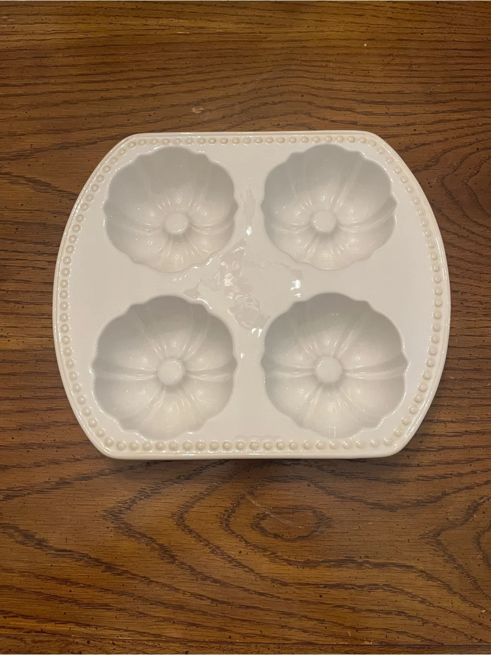 Princess House Pavilion White Mini Fluted Cake Pan